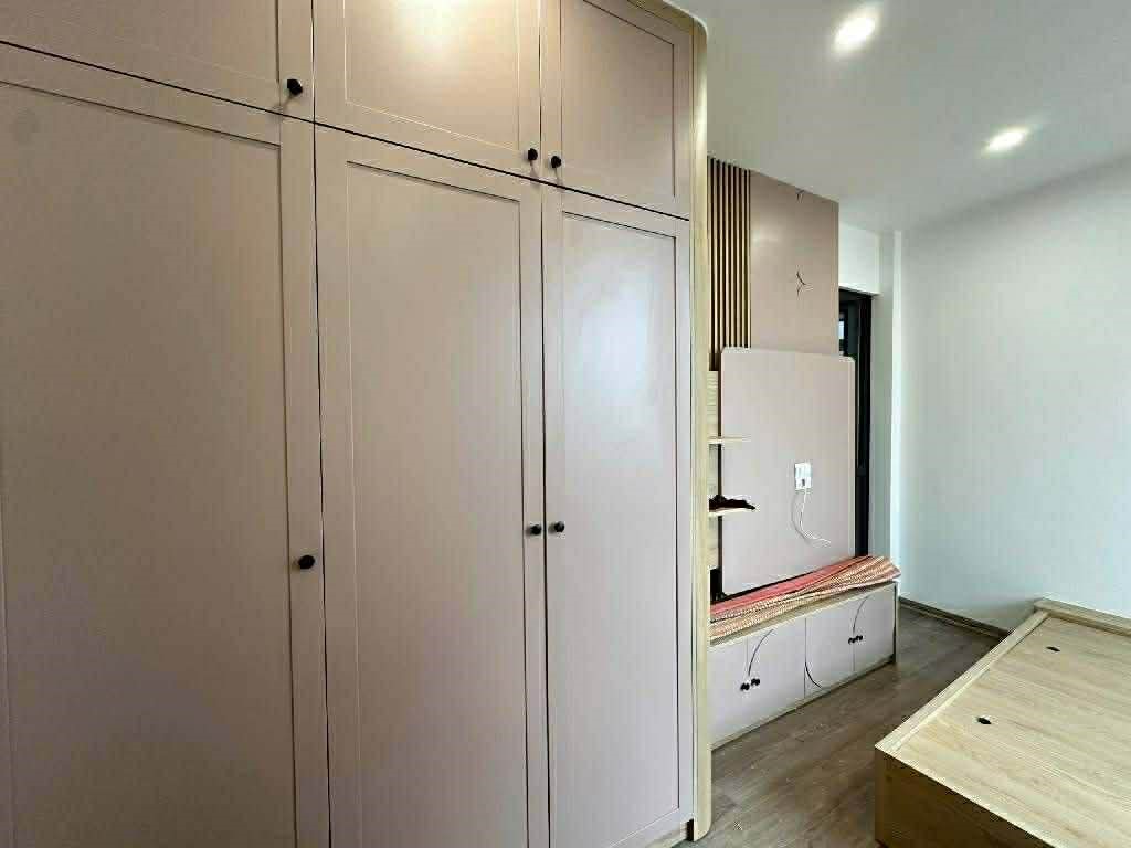 NHÀ CÁCH CÔNG VIÊN 1/6 & Ô TÔ TRÁNH 20m_LÔ GÓC 5 TẦNG_NGÕ THÔNG_NHÀ THOÁNG SÁNG VỀ Ở NGAY, nhỉnh 6 tỷ